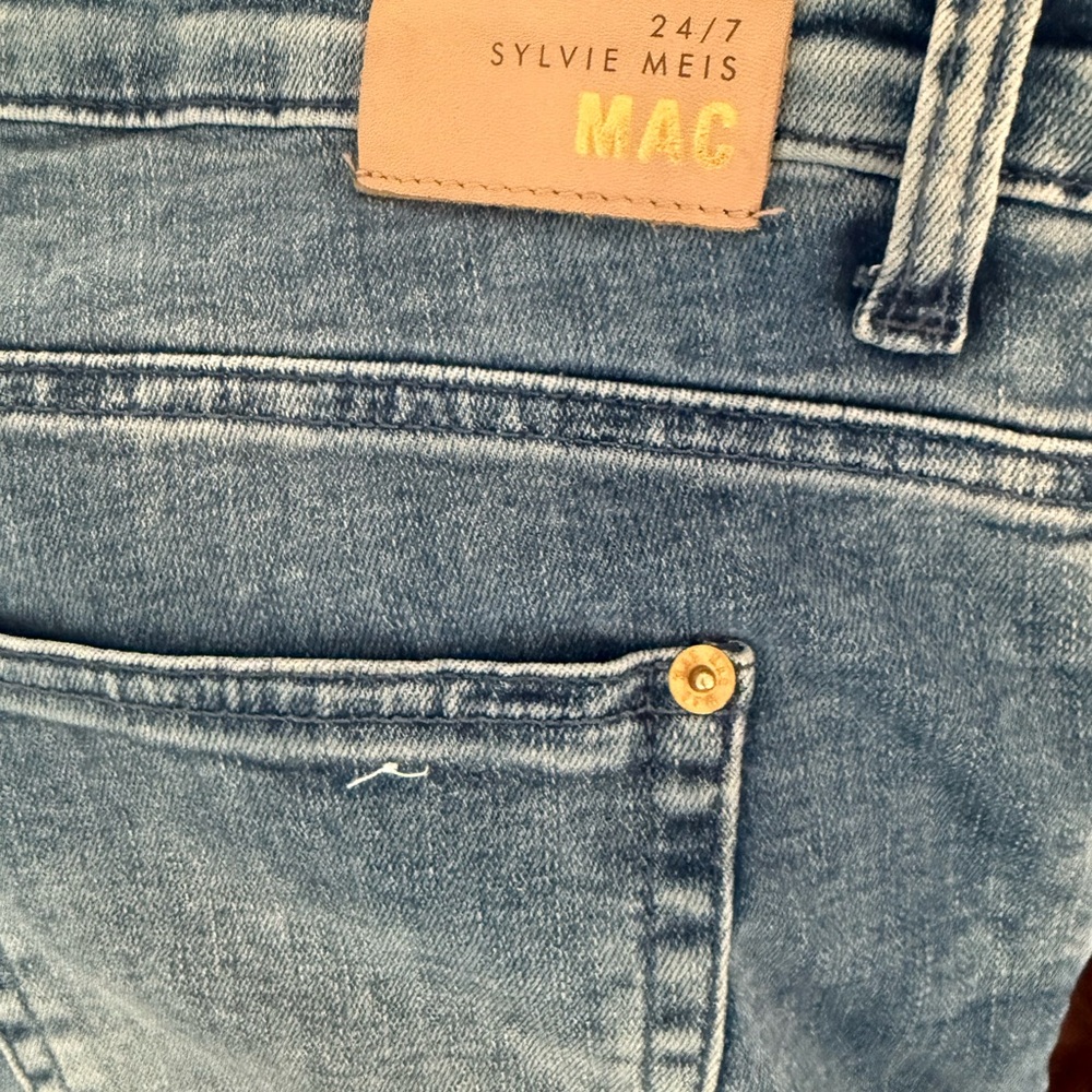 Women's Classic Blue Straight Jeans - Picture 3 of 3